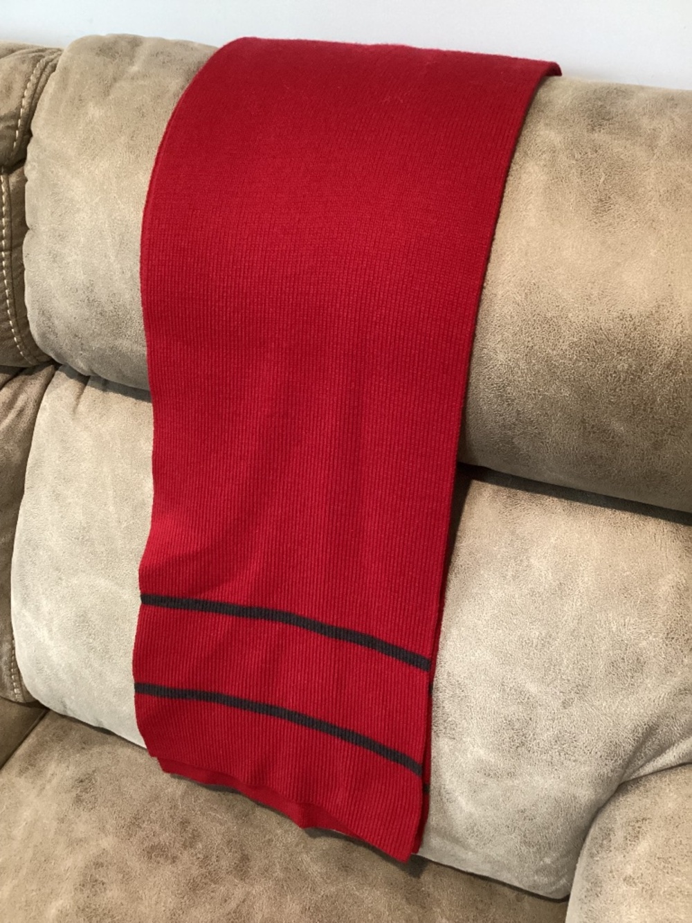 Banana republic soft Italian extra fine merino wool red scarf new no tag